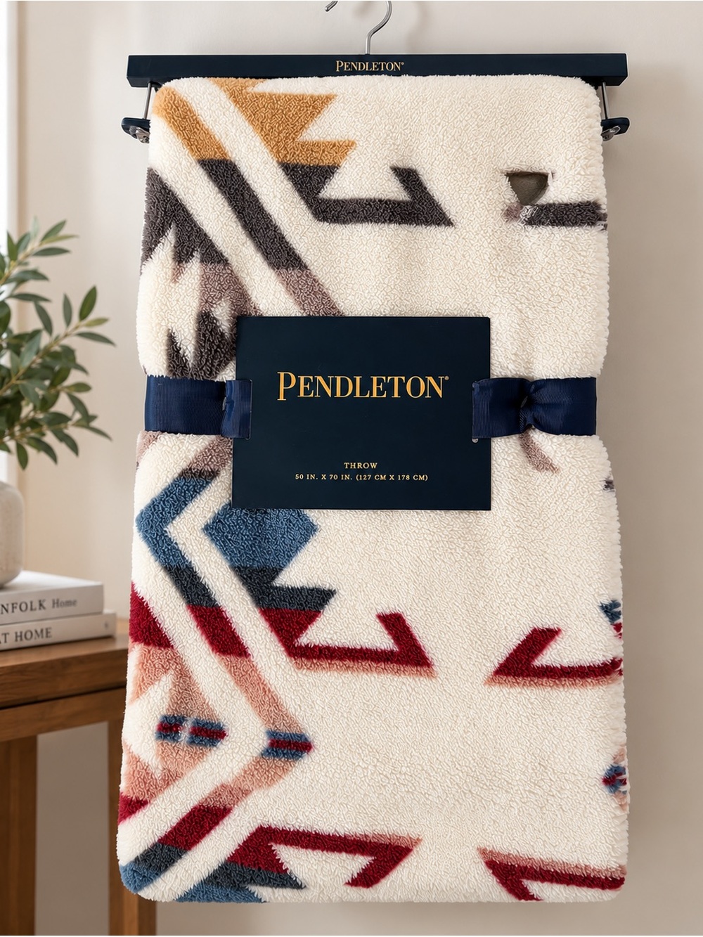 Pendleton- NEW White Shores Berber Throw Blanket, Ivory, 50x70
